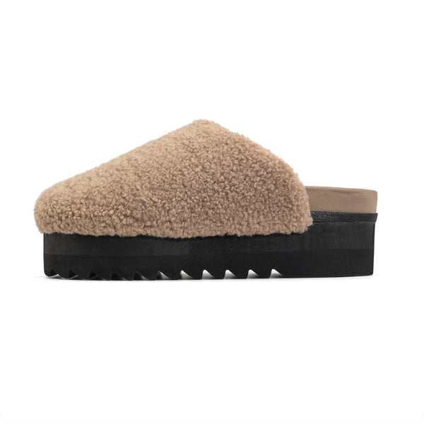 ROAM FUZZY CLOG STACK OAT FAUX SHEARLING