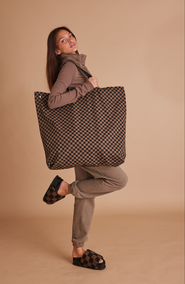 ROAM CHECKERED FOLDY MAXI TOTE TAUPE & BLACK