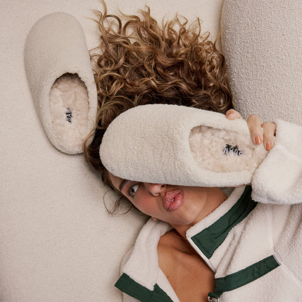 ROAM FUZZY COZY CLOG NATURAL FAUX SHEARLING