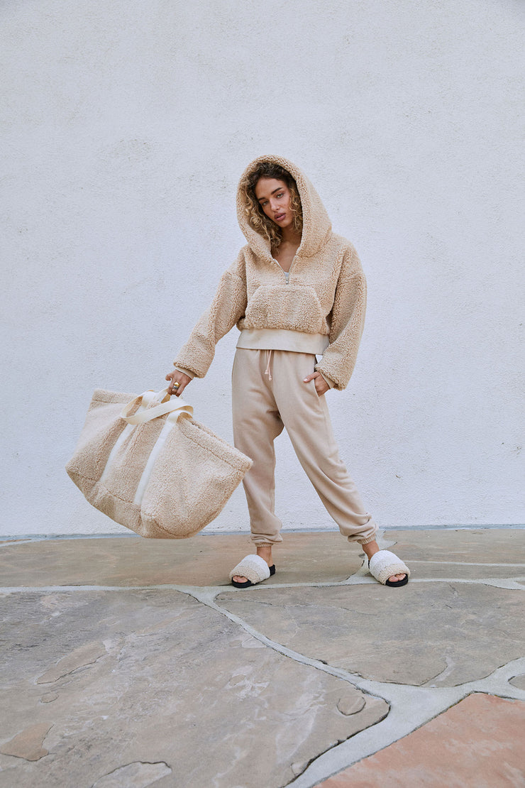 ROAM Fuzzy Shopper Nude Faux Shearling